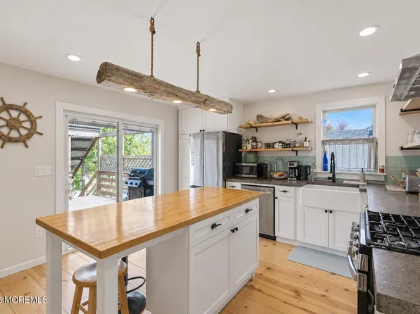 30 S 2nd Street, Highlands, NJ 07732