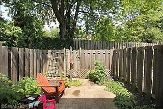 4th image of 2460 Cranden Dr SE