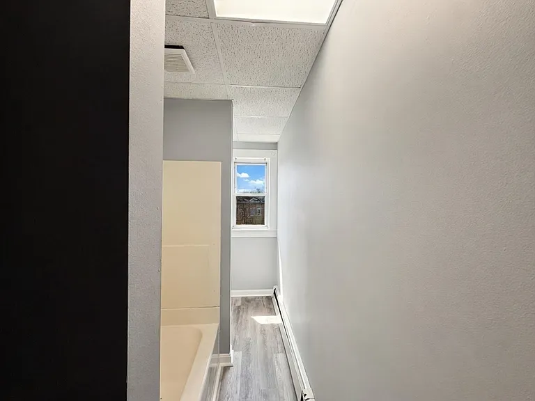 133 University Ave #5 — Photo 9