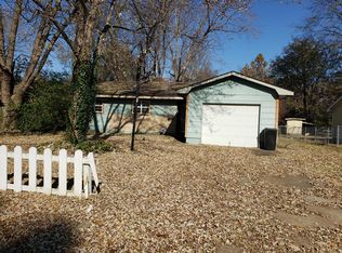 523 E 4th Pl, Grove, OK 74344