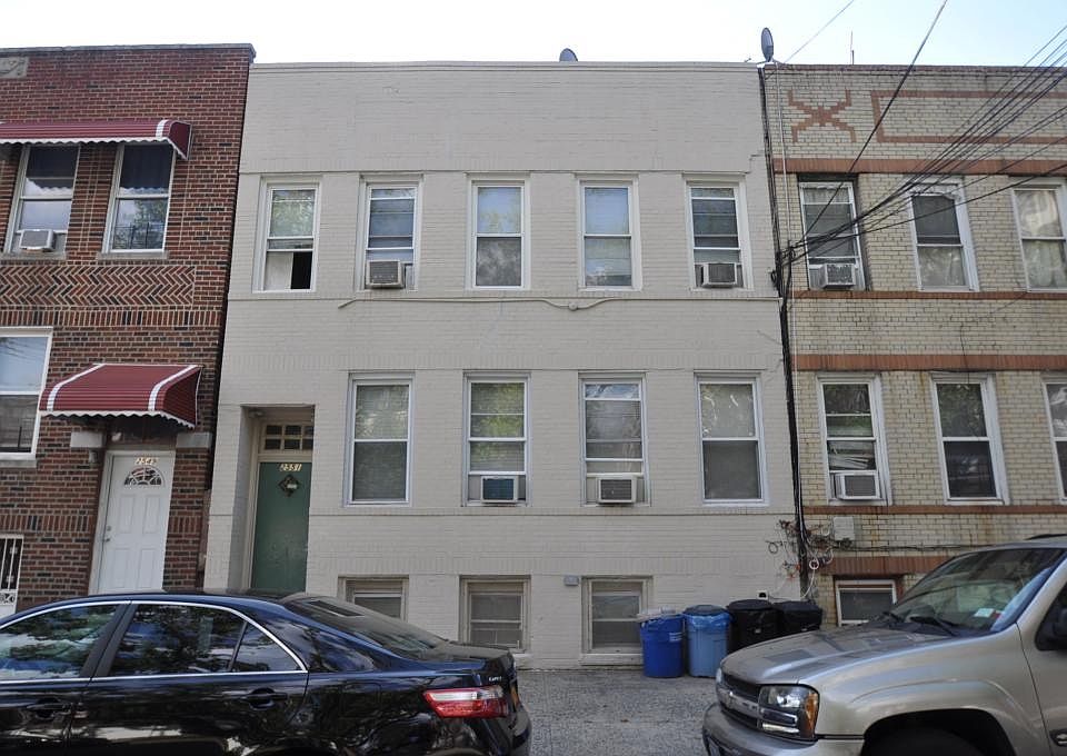 1st image of 2551 Colden Ave #1F