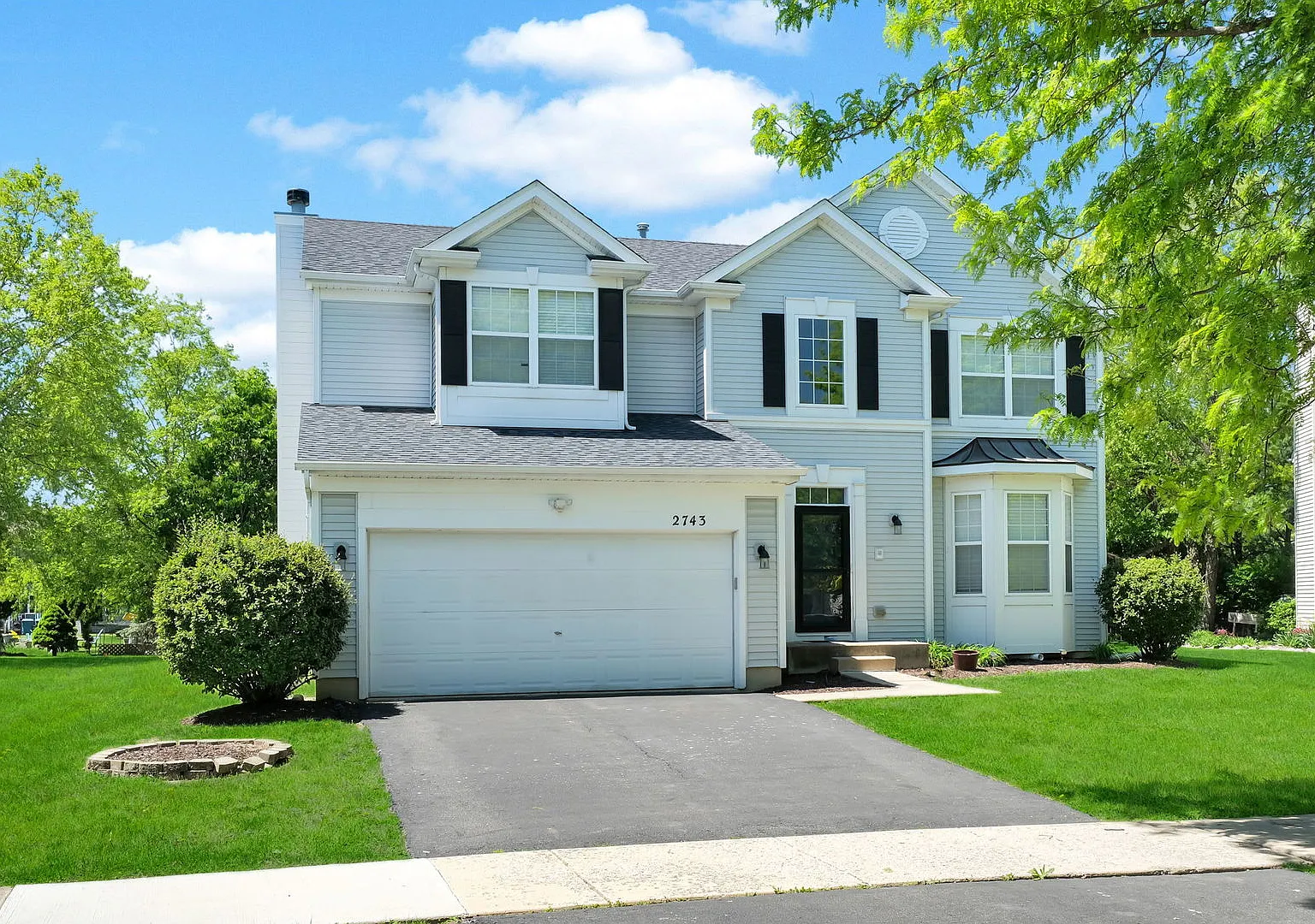 5 bed, 4.0 bath, 2195 sqft, $3,800 — Photo 1