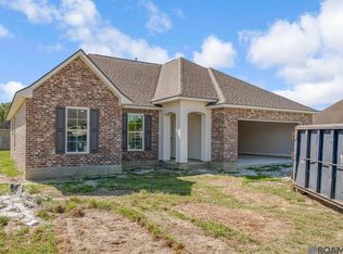 12816 Ruby Lake Dr, Walker, LA 70785