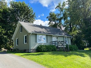 27 Longview Rd, Lanesborough, MA 01237