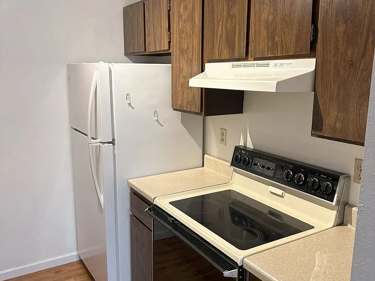 1785 Zebulon Dr — Photo 11