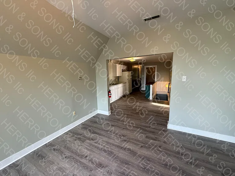 1383 E State St — Photo 5