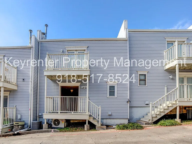 1303 S Lawton Ave #E — Photo 28