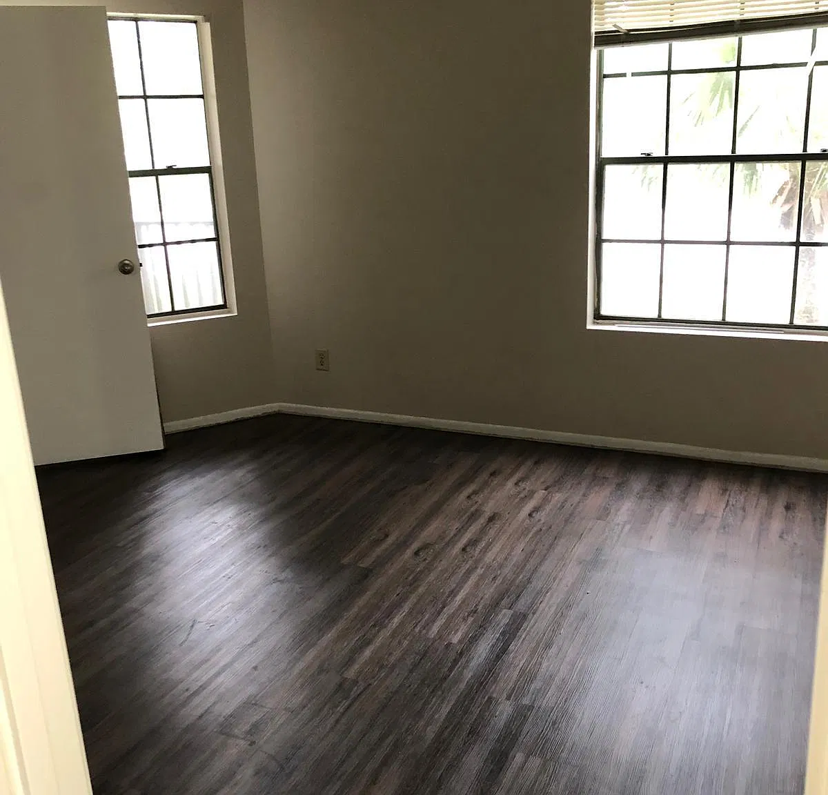 236 Afton Sq — Photo 3