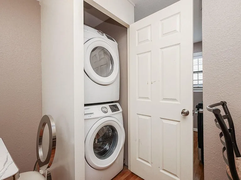 2919 Wentworth St #C — Photo 12