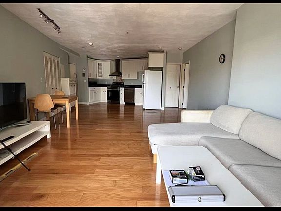 3rd image of 215 Thomas Burgin Pkwy #42