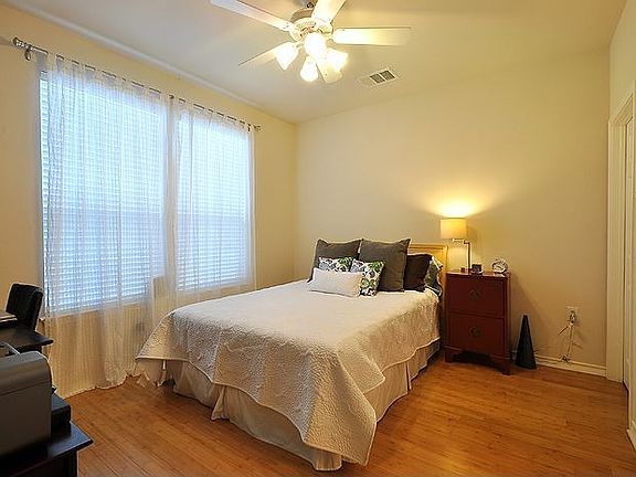 Bottom master bedroom