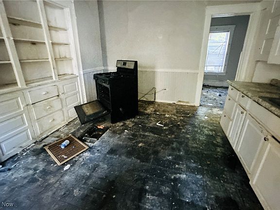 3rd image of 9923 Hampden Ave