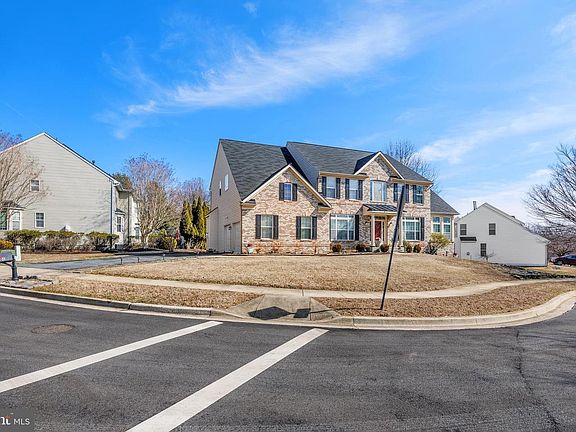 2nd image of 4401 Huntchase Dr