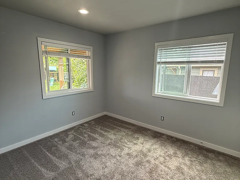 1436 1st Ave SE — Photo 3