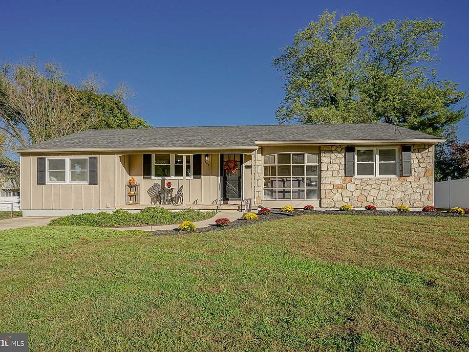 1st image of 402 Georgetown Rd