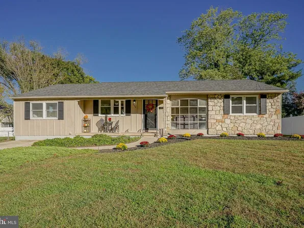 402 Georgetown Rd, Turnersville, NJ 08012