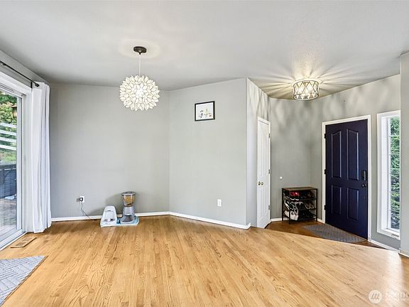 4th image of 109 Krystle Court