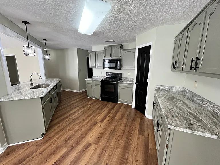 115 Sleepy Hollow Ln — Photo 8