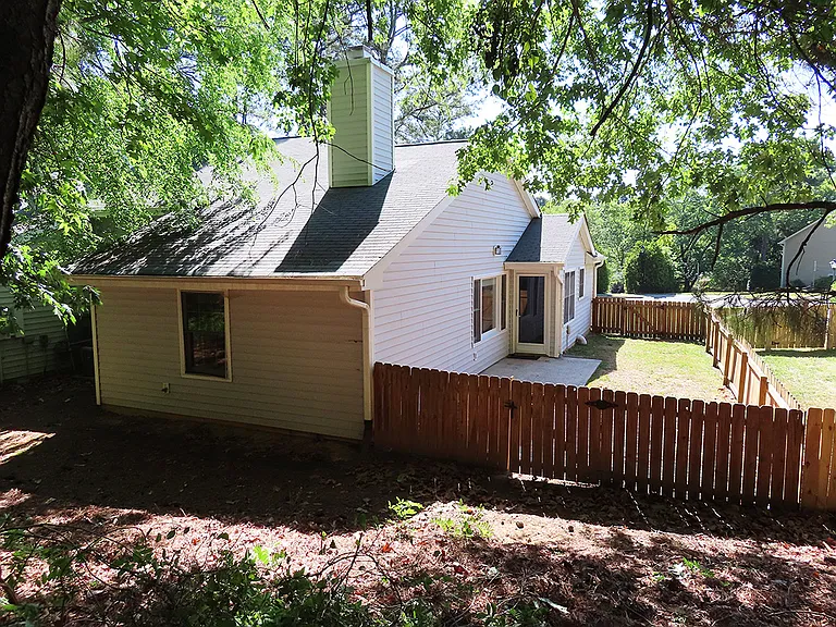 205 Standish Dr — Photo 10