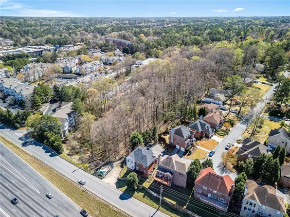 1734 Summit Gln, Atlanta, GA 30329