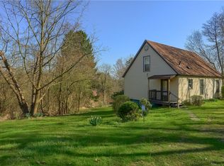 119 Valley View Rd, Imperial, PA 15126