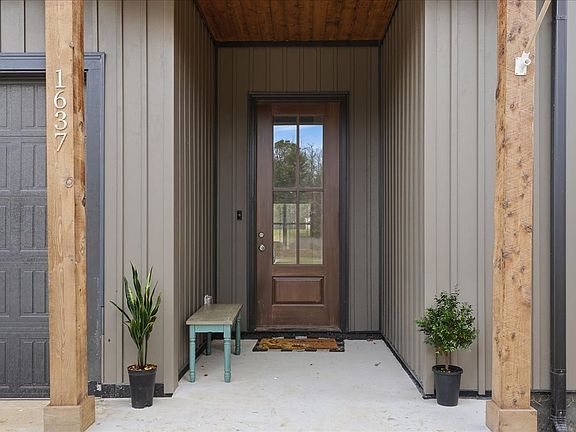 3rd image of 1637 Smartt Station Rd