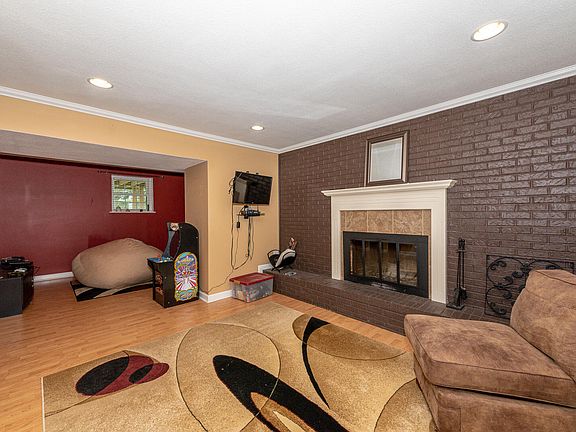 5th image of 3017 W Hills Dr
