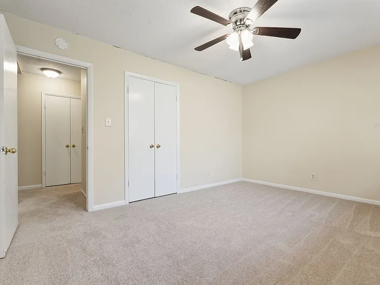 6 Shepherd Ln #D — Photo 10