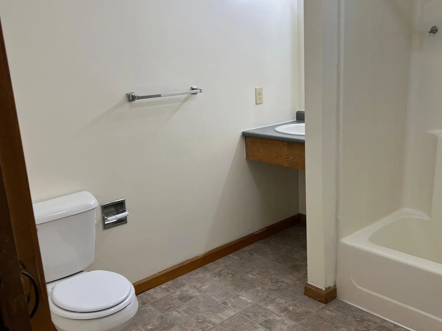 2 bed, $775 — Photo 1