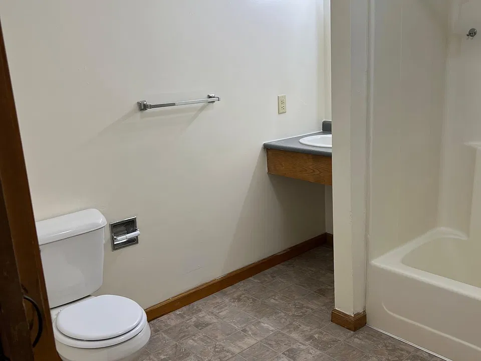 254 E Franklin St #2