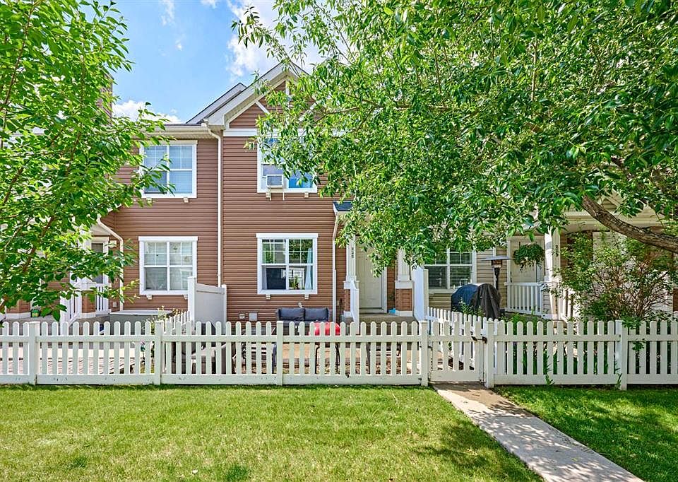 1st image of 225 NE Elgin Gdns SE