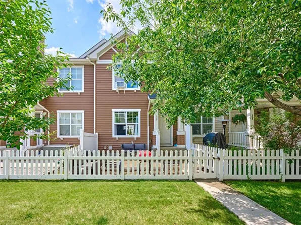 225 NE Elgin Gdns SE, Calgary, AB T2Z 4T6
