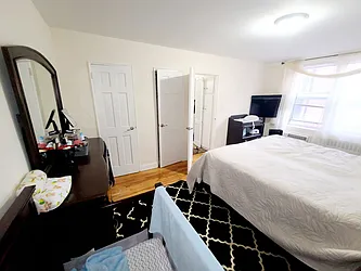 Rented by Metro Garden Realty NYC