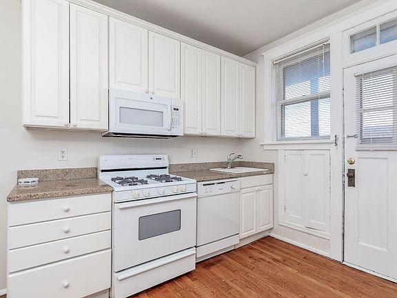 4th image of 1107 Bellevue Ave APT 2e