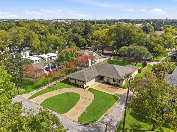 1105 N Woods St, Sherman, TX 75092