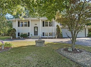 10904 Lake Rd, Highland, IL 62249