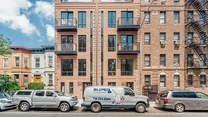 Rented by Nooklyn NYC LLC | media 46