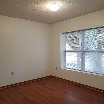 301 S Mulberry St #D — Photo 7