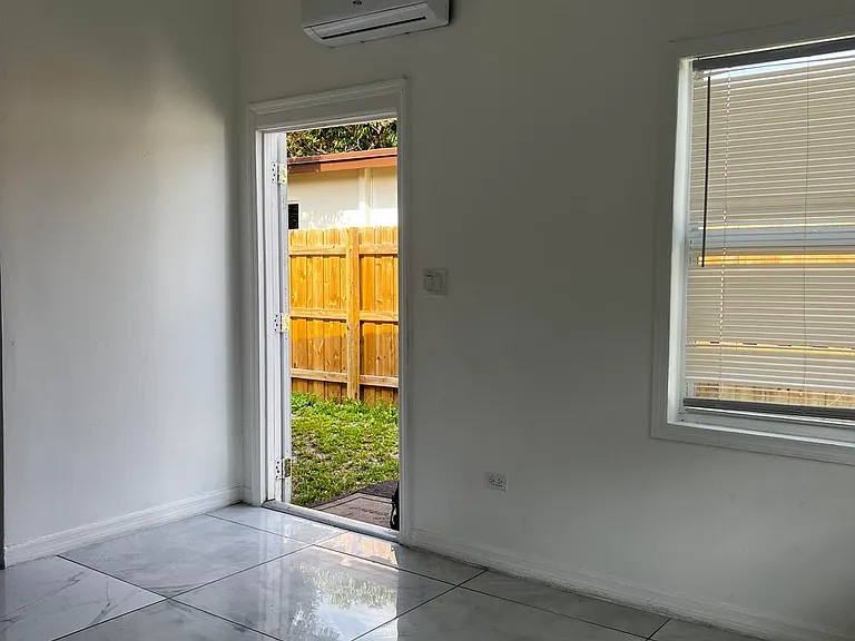 1212 NW 13th Ct — Photo 6