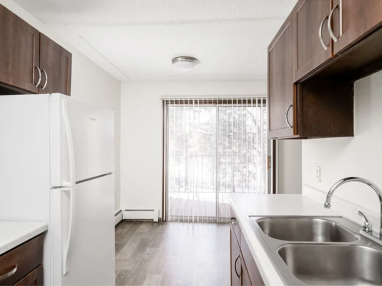Nicollet Woods Apartments — Photo 14