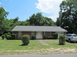 24 E Orange Ave, Defuniak Springs, FL 32435