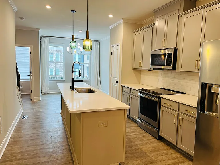 2635 Creekside Dr NW — Photo 10