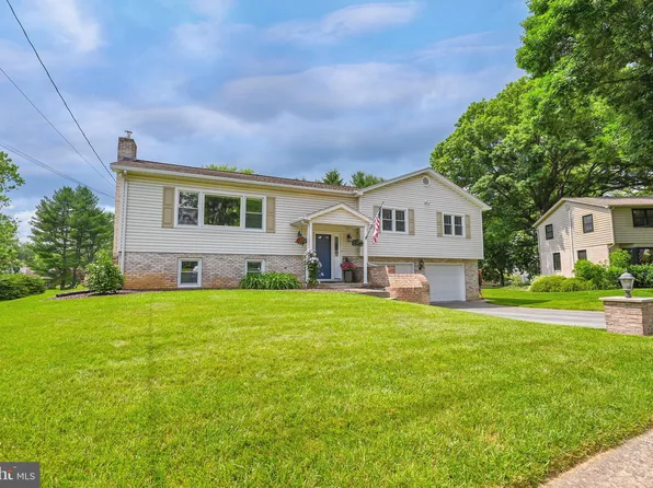 4003 Robinwood Rd, York, PA 17402