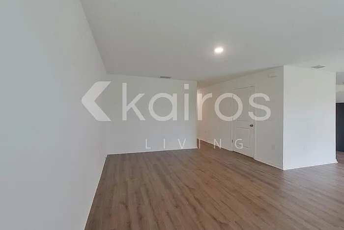 18268 Wintergarden Ave — Photo 7