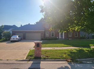 1636 Canyon Run Rd, Naperville, IL 60565