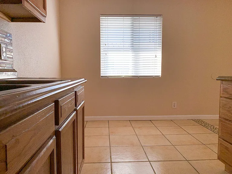Desert Park Apartments — Photo 8