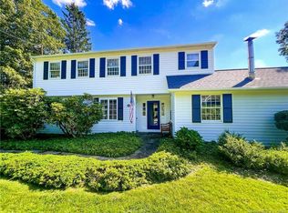 17 Dodgingtown Rd, Newtown, CT 06470