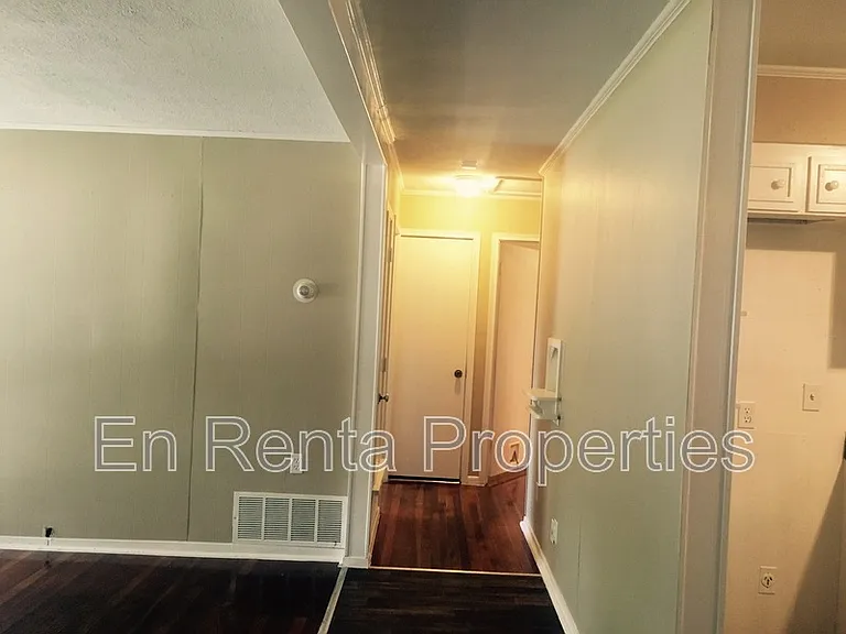1414 Lackland St — Photo 6