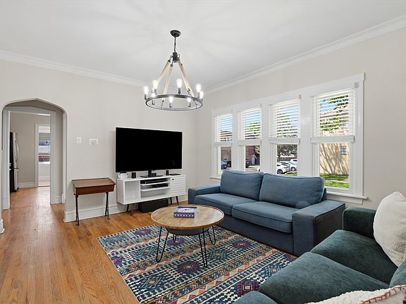3rd image of 1037 Dunlop Ave