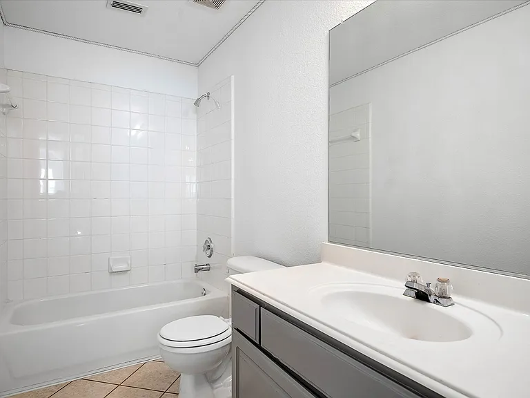4401 Caledonia Creek Ln — Photo 19